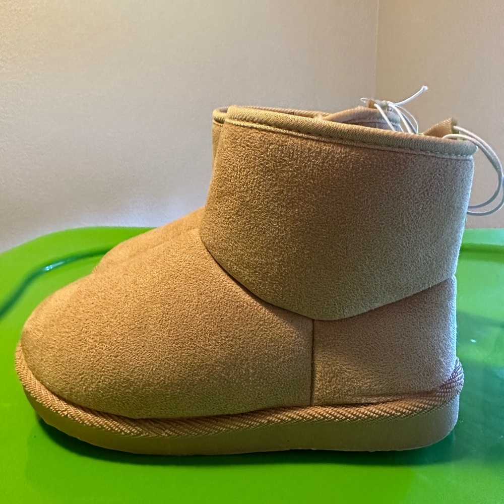 New w/tag - girls winter boots